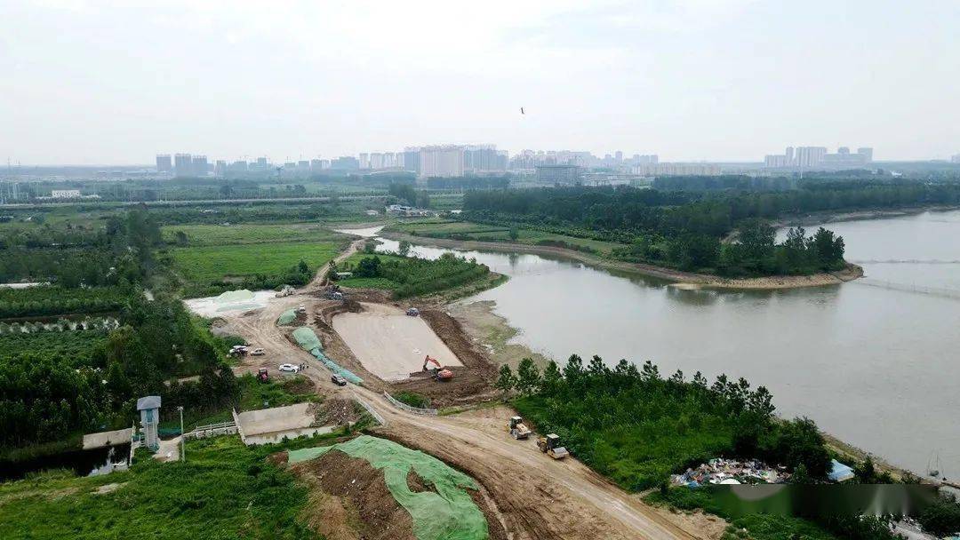 邳州隆丰湖片区建设紧锣密鼓,沿湖路打造快速推进