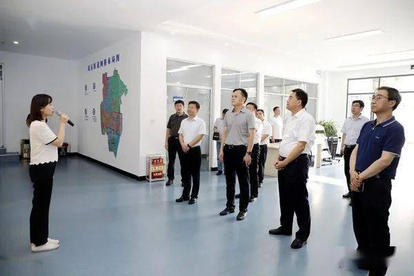 7月14日下午,烟台市福山区区委副书记杨东霖一行7人到龙泉街道考察一