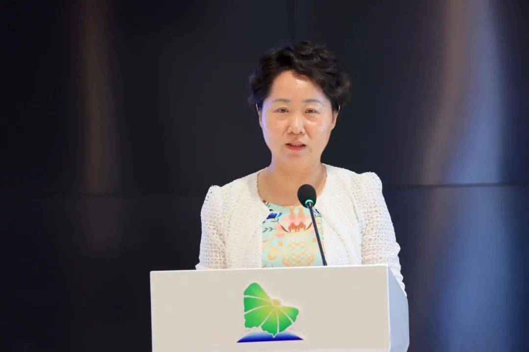 黑河市委常委,统战部部长王淑滨出席活动,并代表市委,市政府致词.
