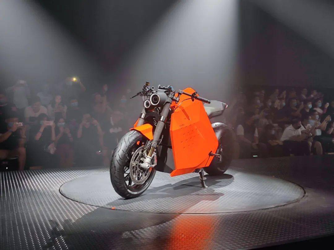 17万77电动大摩托:davincidc100 震撼登场:高功率,长续航,超充