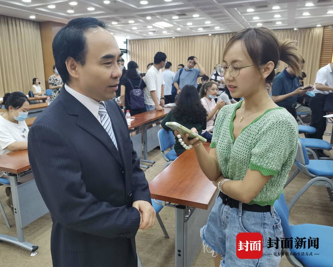 重庆市教委答封面新闻记者问:重庆暑期托管服务不搞"一刀切"