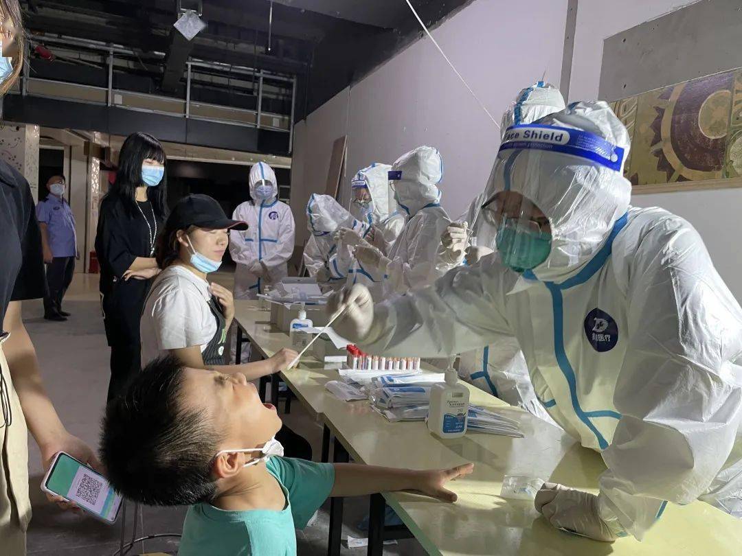 同心抗疫不惧风雨今天4批医疗队驰援南京核酸检测含视频