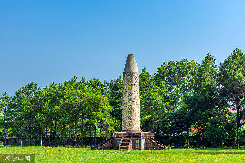 瑞金叶坪的红军烈士纪念塔这座纪念塔始建于1934年2月,是为了纪念在