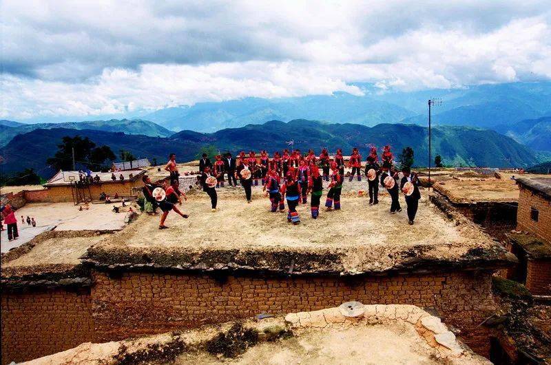 老家建水盼您"燕归筑巢"——建水县"干部规划家乡"倡议书