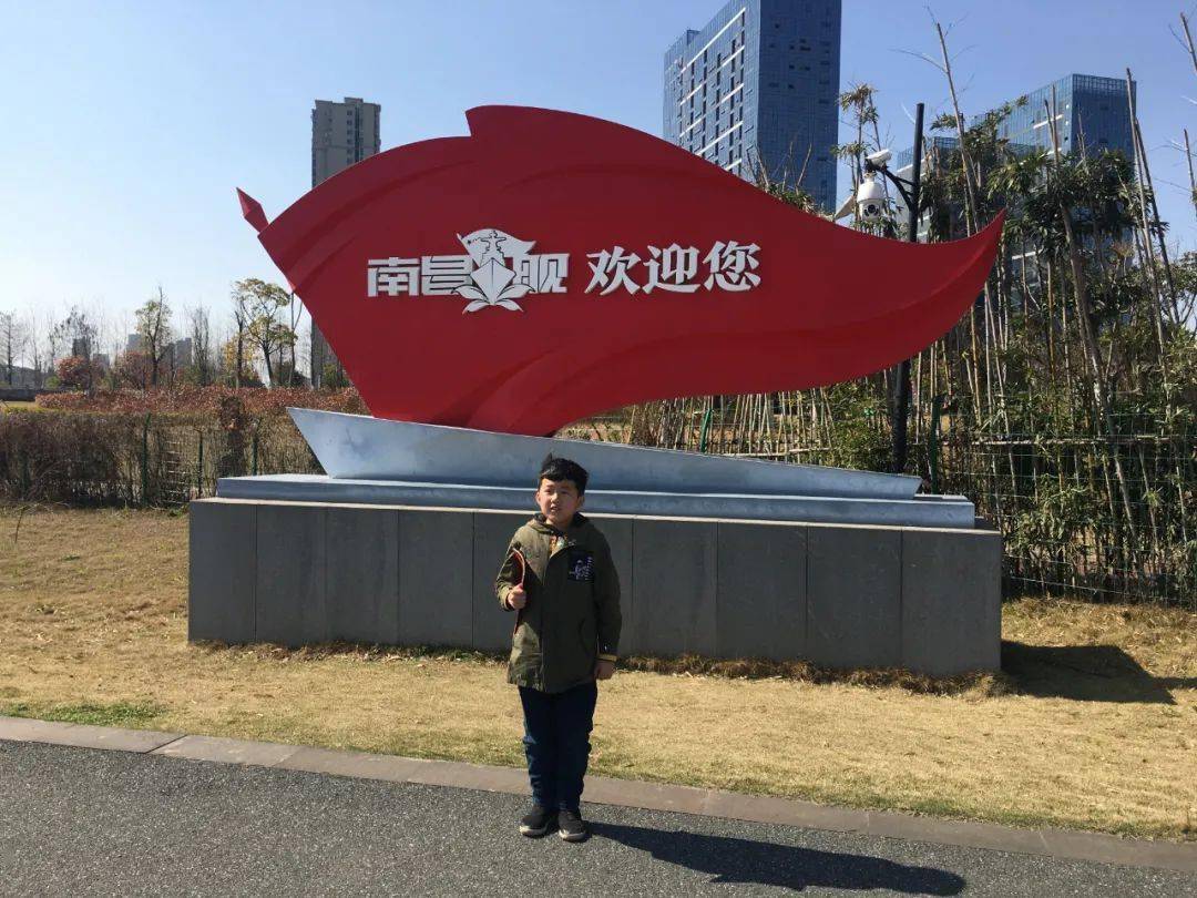 朱煜凡:一个刚做完手术的小男孩,对红色基因的执着.