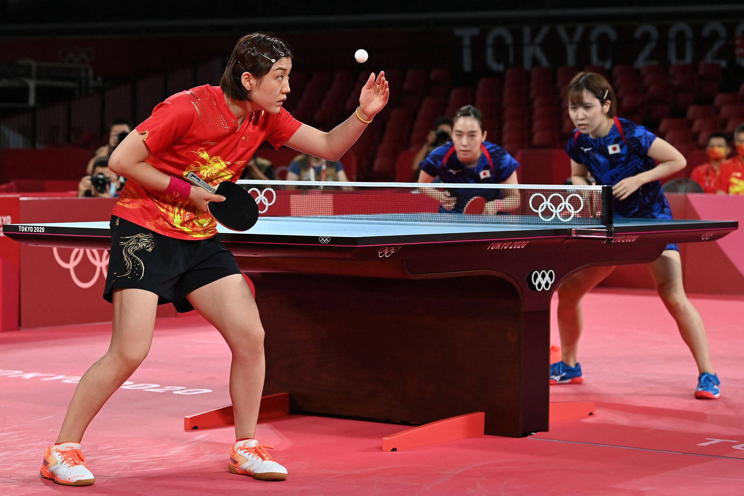 东京奥运会乒乓球女子团体决赛进行中,中国队对阵日本