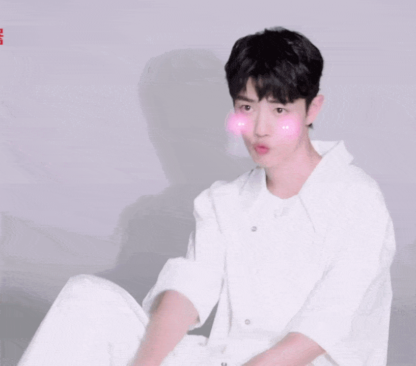 京东电器分享肖战tvc拍摄花絮 打工小赞可可爱爱没有脑袋