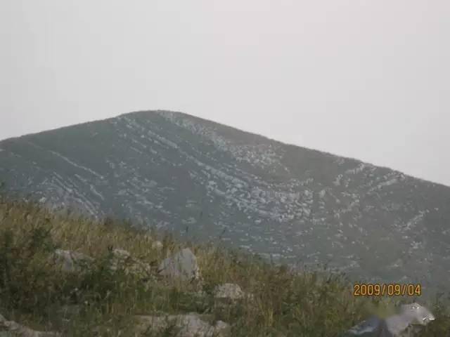 (四十四)向斜山,摄于安徽北部.