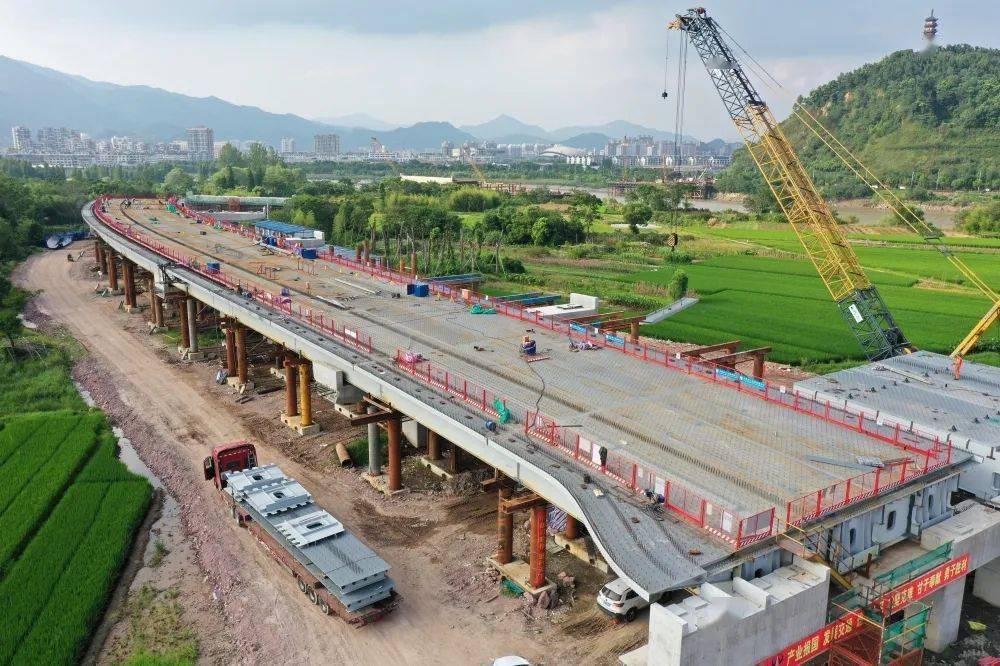 伏龙大桥工程南岸施工现状图▲伏龙大桥工程北岸施工现状图最新进展