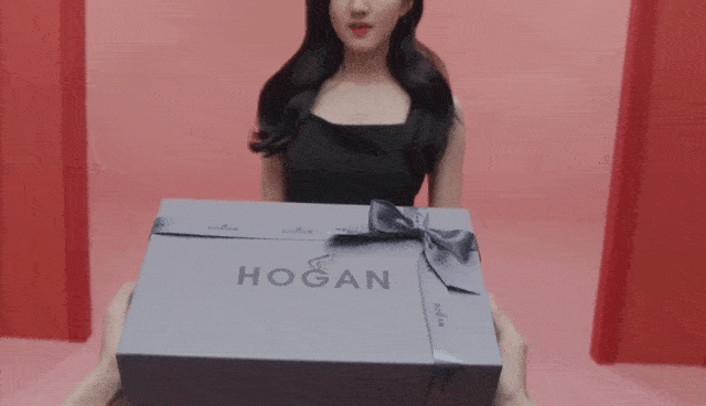 hogan欣然宣布青年演员赵露思出任中国区代言人,并与露思一道携手献礼