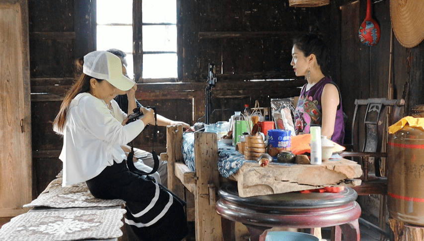 都匀抖音博主变装女神吕香凝