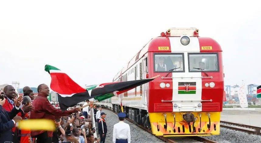 肯尼亚蒙巴萨—内罗毕标轨铁路(蒙内铁路)于2017年5月开通.