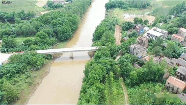 云梦:洪峰过境,官渡村的围垸堤经受住了考验