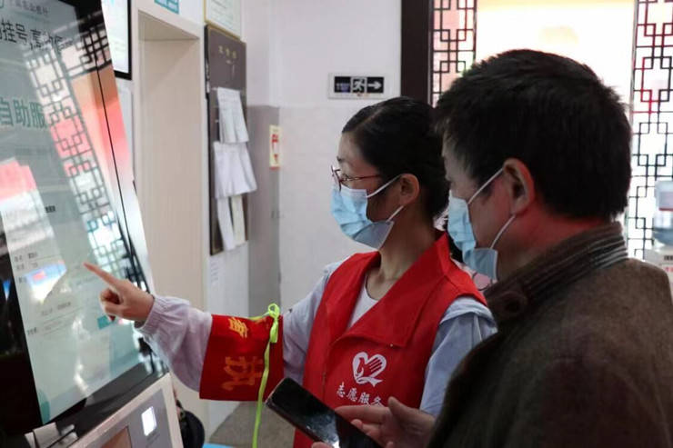 助力疫情防控!开阳县中西医结合医院志愿者在行动