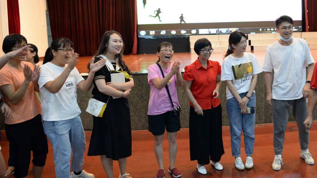 "快乐工作,团结奋进"九江镇初级中学开展教师团康活动