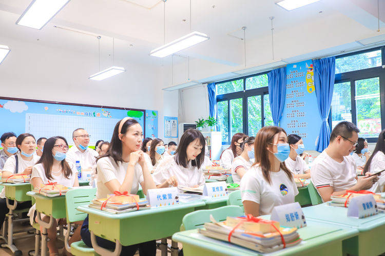 鲁能巴蜀小学携手家长 用爱守护学生成长