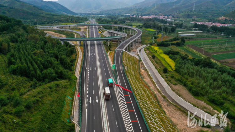 延崇高速(河北段)延伸工程顺利通车