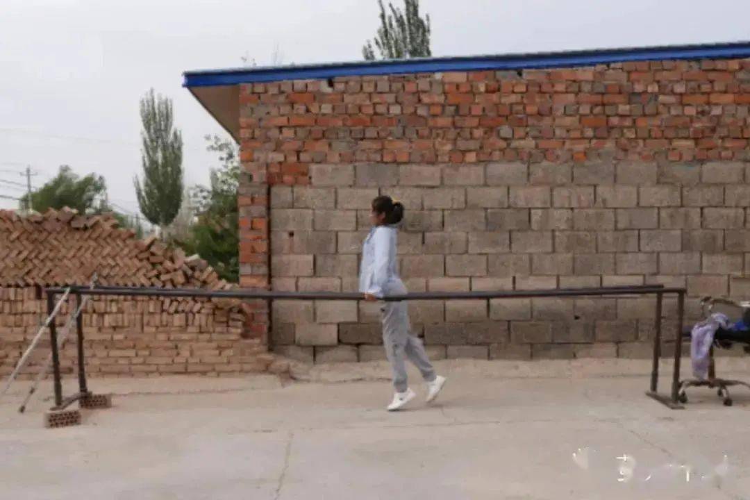 王辉:要让更多残疾人"站起来"