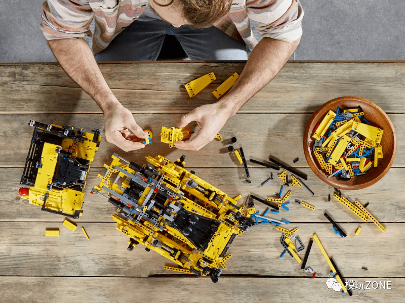 【积木】lego:新品 42131科技系列 遥控卡特彼勒d11推土机