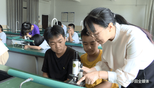 优秀教师风采 | 罗田县实验中学闻桂花:三尺讲台育桃李 牢记初心乐