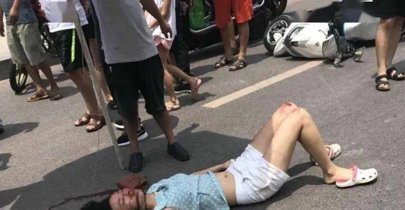 【朝阳"炸街族"警惕】漂亮女骑,当场身亡._摩托车