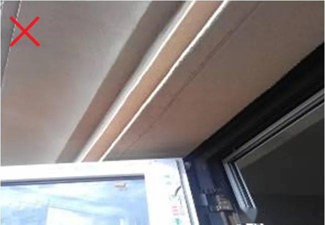 未设置滴水线或鹰嘴(涂料饰面)