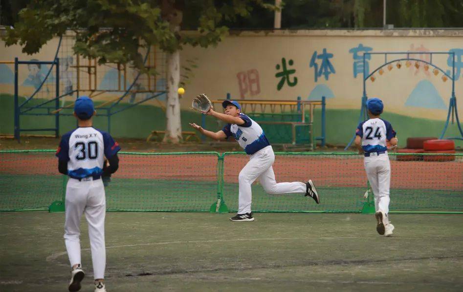 第五届"詹天佑杯"中小学生棒垒球锦标赛圆满结束_比赛