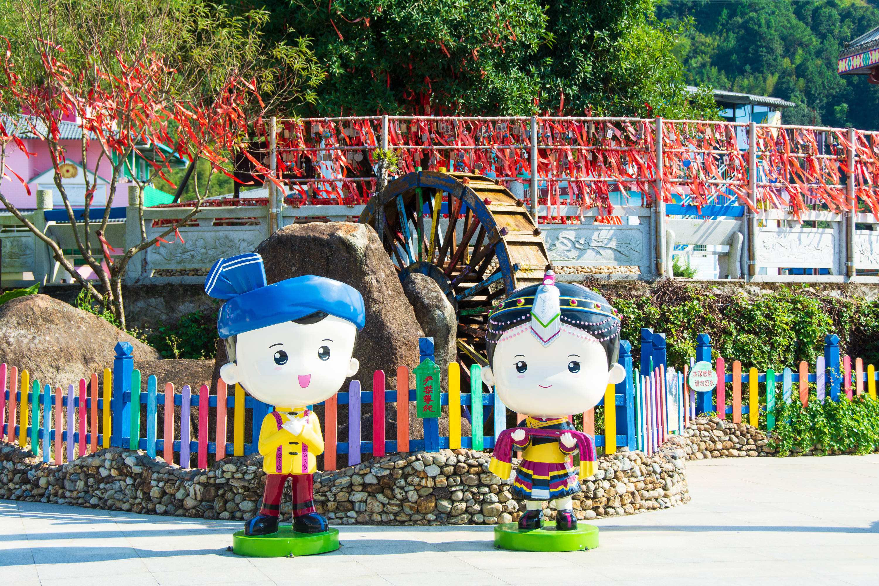 这是官畲村和漳州市旅投集团设计的畲族卡通形象(9月13日摄.