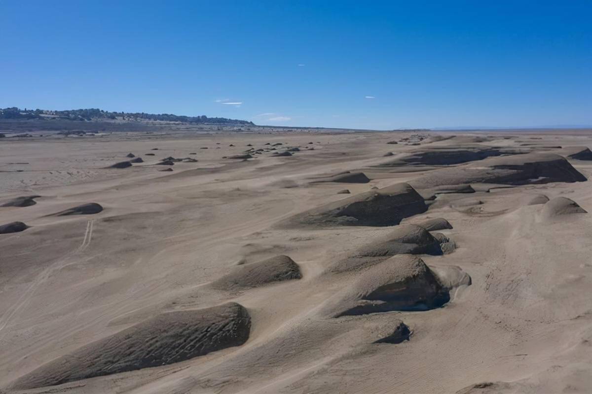 火星营地是中国首个火星模拟基地,位于青海省海西州茫崖市冷湖地区.