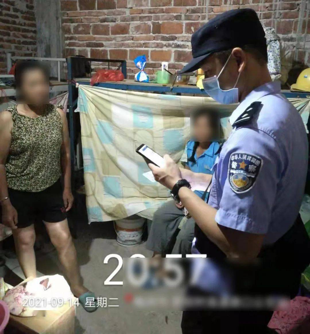 兴宁毅德城某酒吧门口一男子被民警带上了警车;兴宁公安局开展大行动!