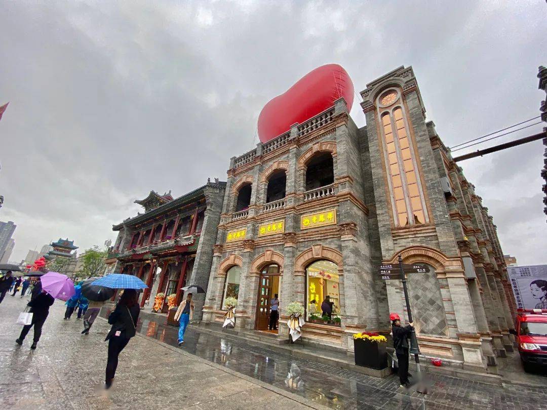钟楼街片区围绕"千年商脉,钟鸣并州,三晋文化与现代消费融合的特色
