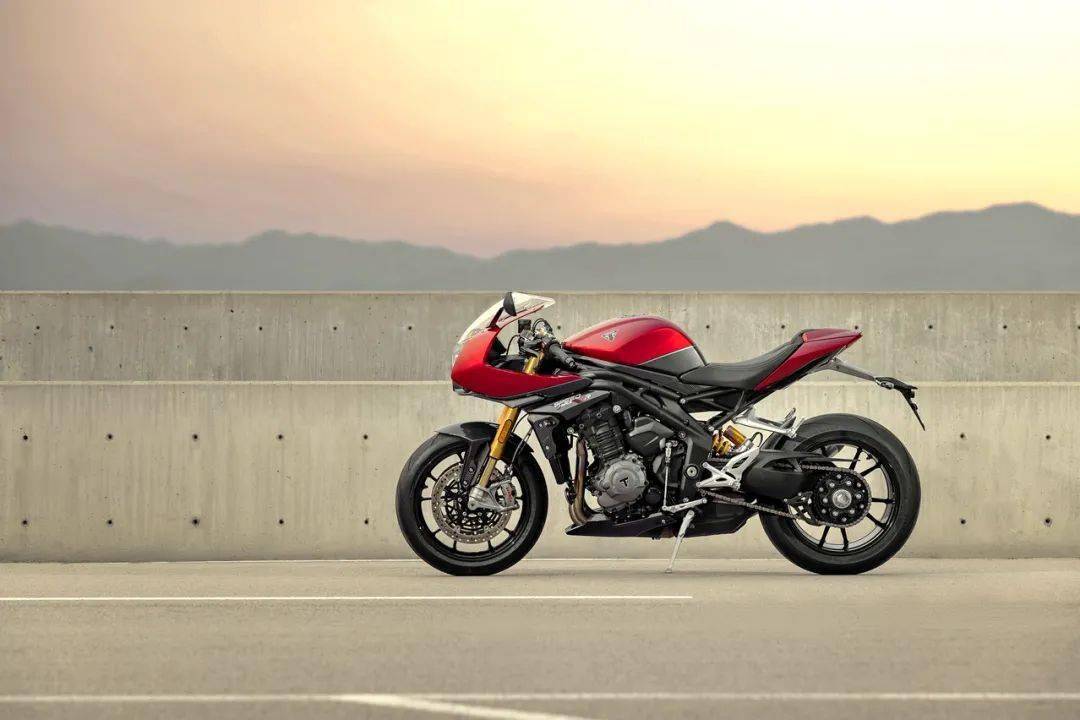 凯旋全新街跑车2022speedtriple1200rr