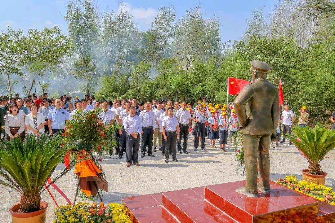 聂鹤亭将军塑像落成仪式在阜南县会龙镇举行