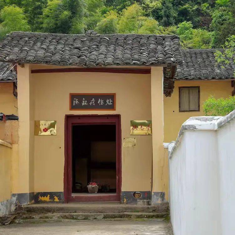 干部,群众和青少年接受革命传统教育的爱国主义教育基地,也是油山游击