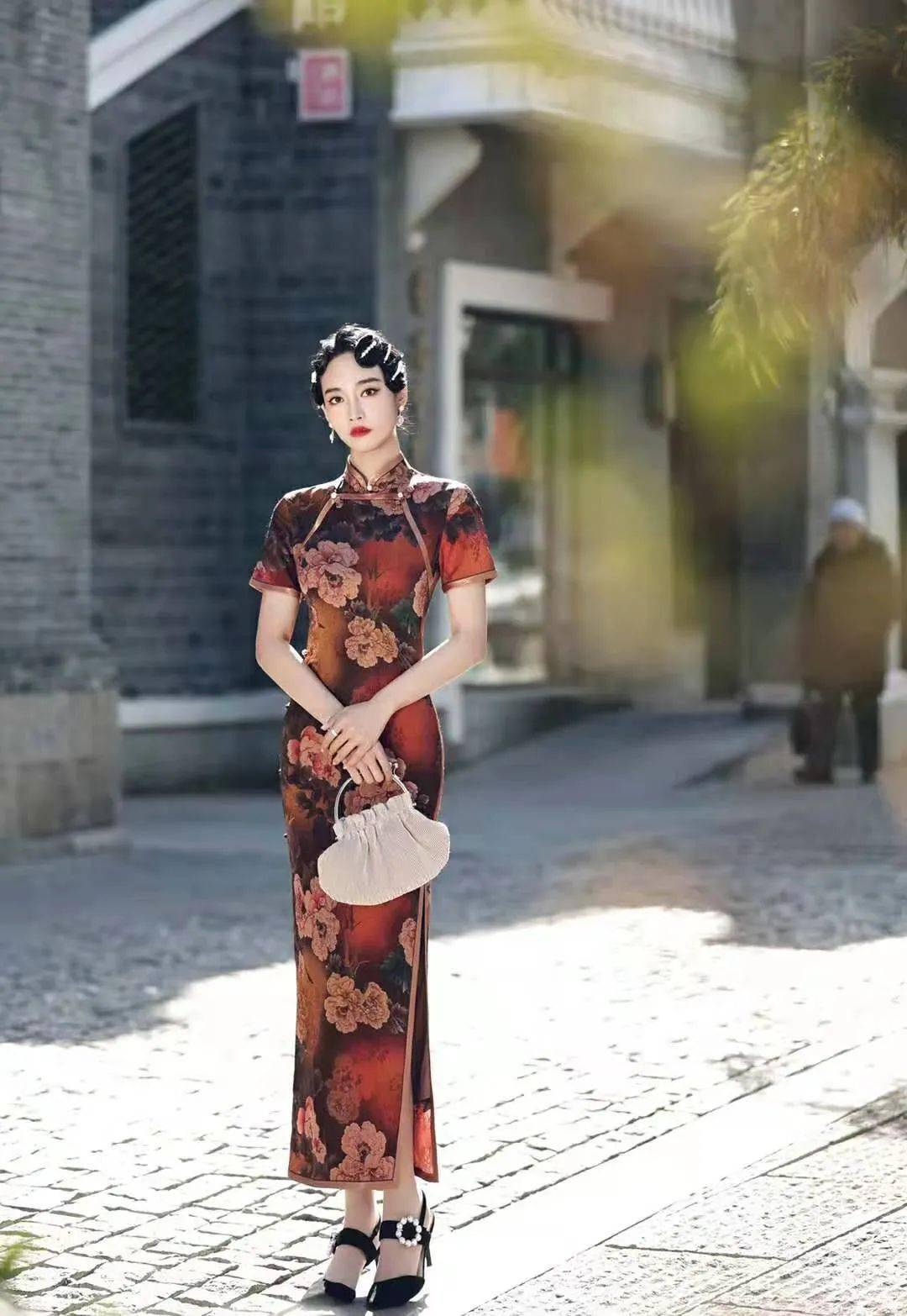 衡阳市好运来艺术团:伞舞 旗袍秀-《祝福祖国》