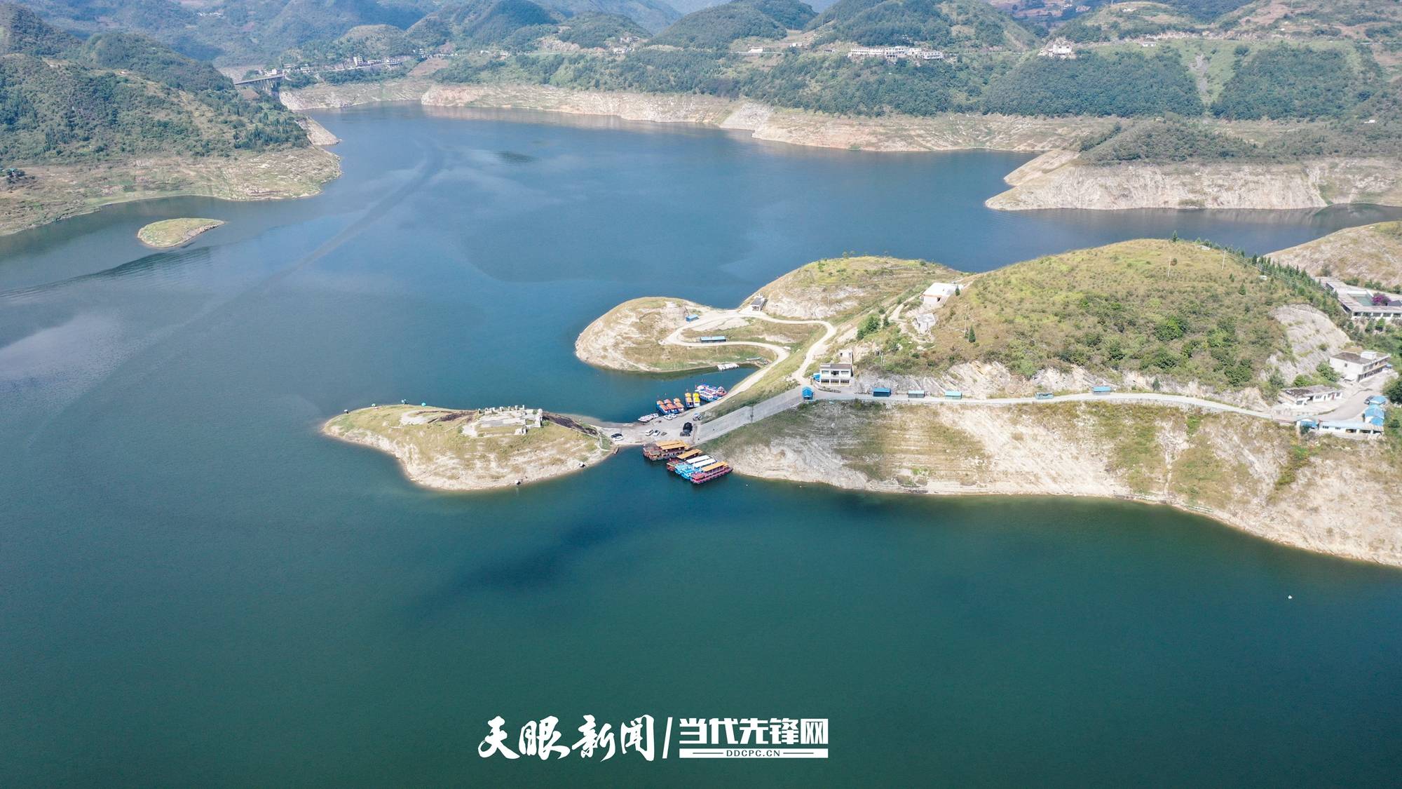 大方:增殖放流护生态 88万尾鱼苗放入支嘎阿鲁湖