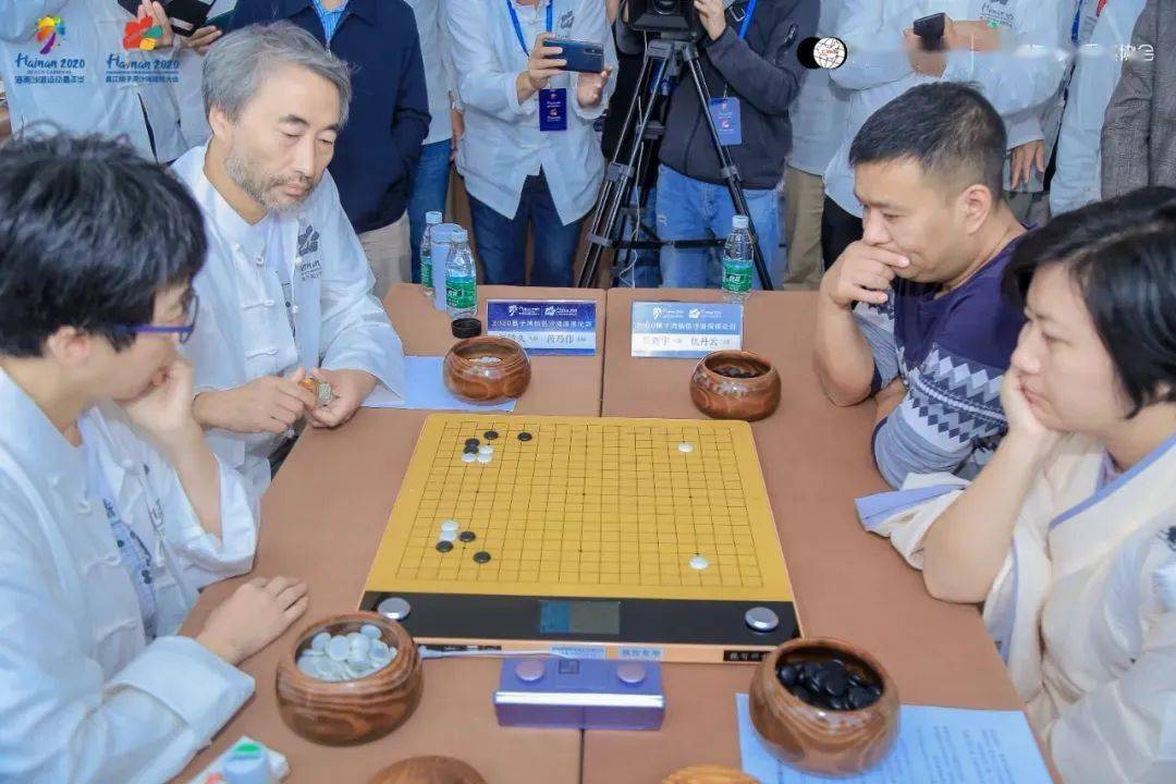 天涯回忆录 | 沙滩上的九段棋手_围棋