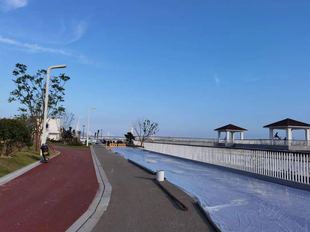 定海东海云廊推出的夜间音乐演出活动"新城滨海湾夜游 等为旅游夜