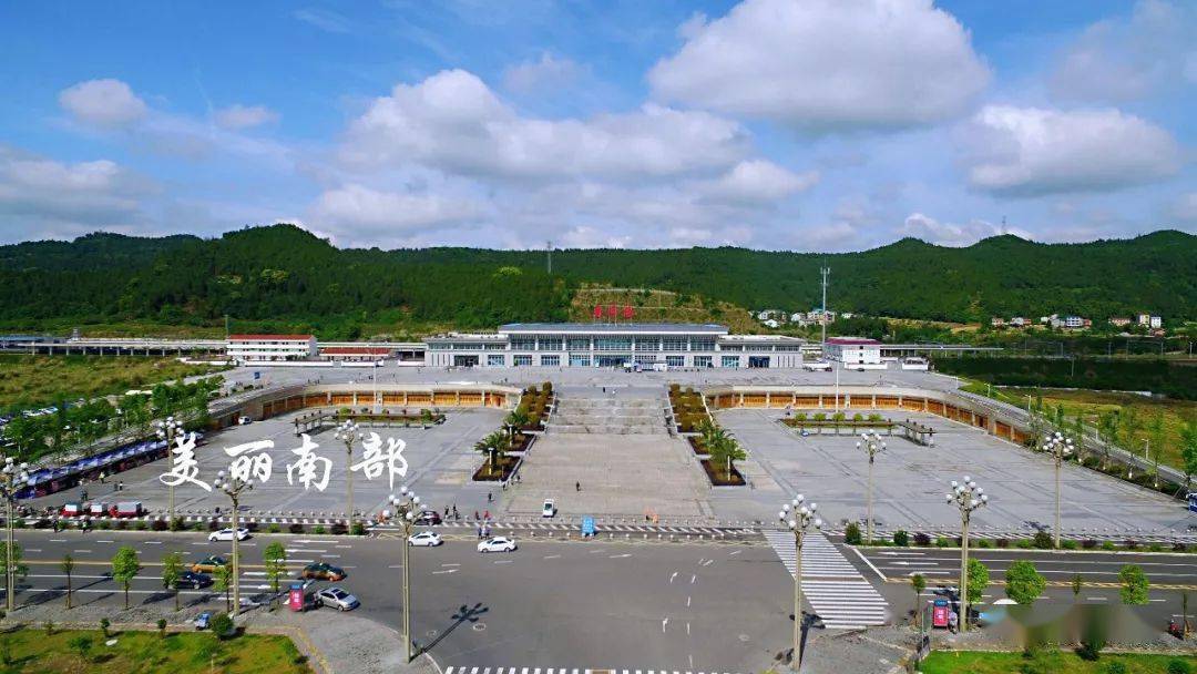 此外,南部火车站每日还增加了成都东-南部的动车组1趟.