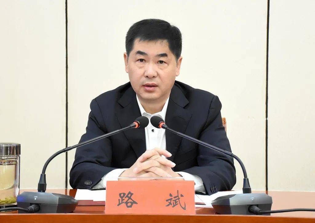 县领导邓小华,冯其芳,万小文,郭亮,何健,蹇忠玉,县直相关单位和部分