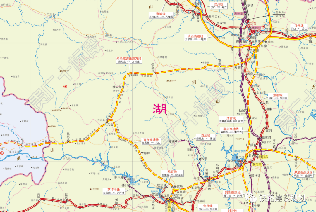 郑万高铁湖北段开始铺轨