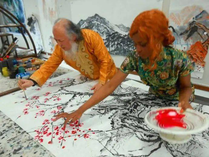 著名国画家花4000万,娶非洲少女为妻,最终却出家寻觅"