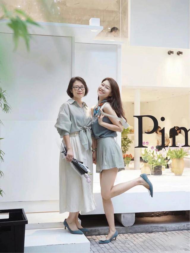 尖头 年过50的女人，建议少穿高跟鞋！今秋流行这4双鞋，舒适显高真美