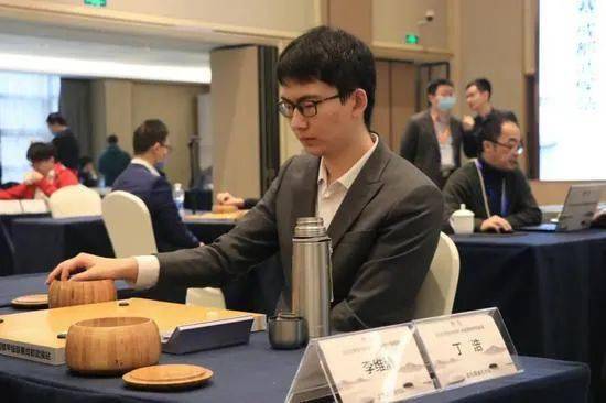 中国职业围棋锦标赛收官 山西棋手丁浩夺冠