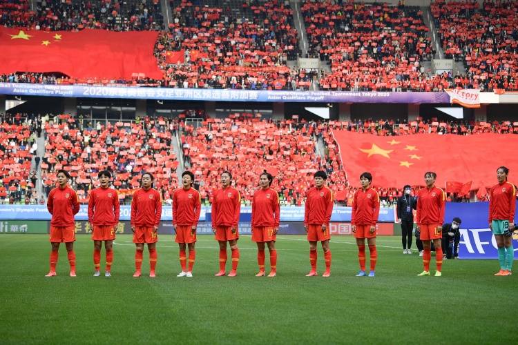 2014欧冠杯排名_2015武汉晚报杯足球赛高中组排名_世界杯排名