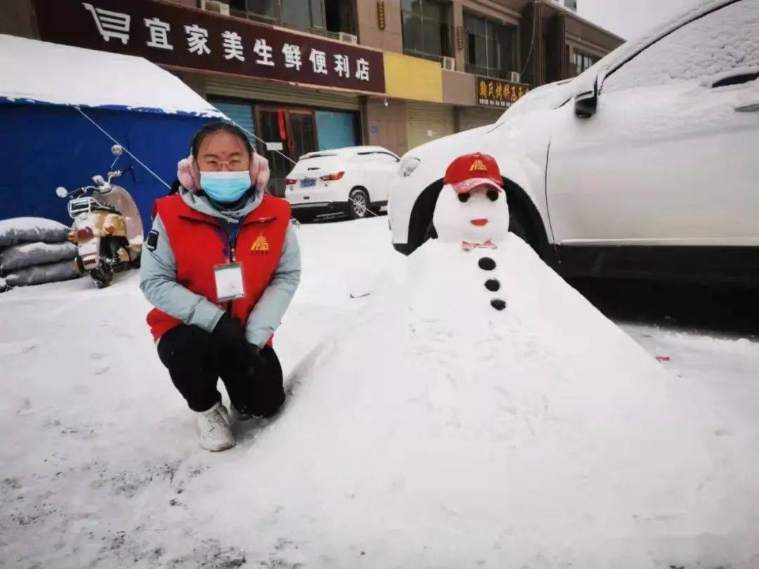 兰州下雪了!再大的风雪也挡不住"甘肃人"抗疫步伐_疫情