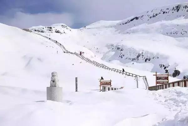 冬天的长白山,雪期长,雪量大,雪质好,是北国大地上