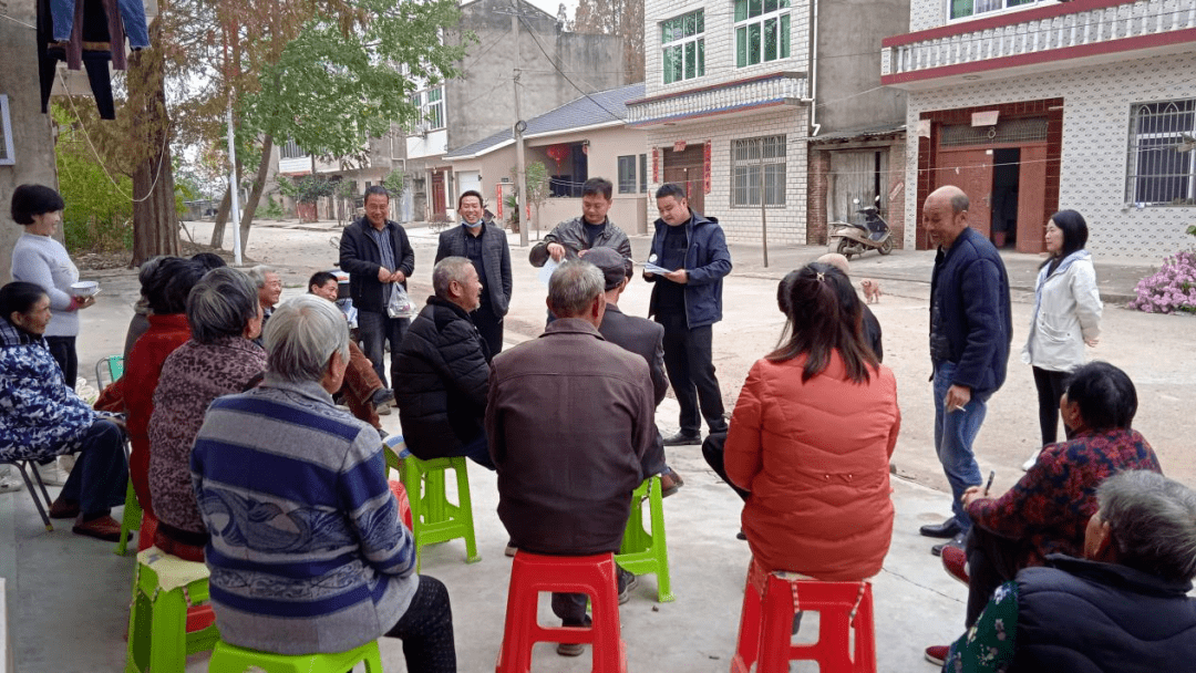 安陆市辛榨乡掀起学习贯彻党的十九届六中全会精神热潮