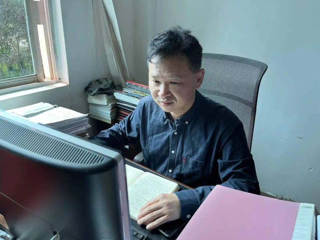 作为乡镇党委书记,我将学深悟透会议精神,切实扛起党员干部的责任担当