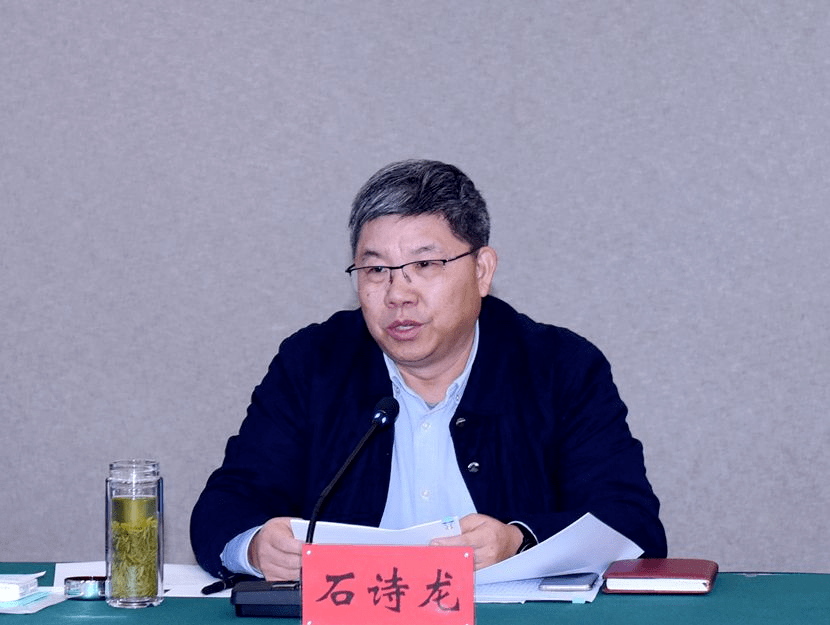 石诗龙对泸州市人大常委会一行前来考察表示热烈欢迎,对泸州市人大在